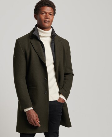 Superdry Winter Coat in Green: front