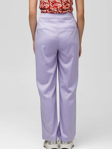 Wide leg Pantaloni con piega frontale 'Floetic' di 4funkyflavours in lilla