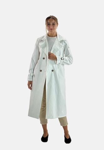 Elara Between-seasons coat in White