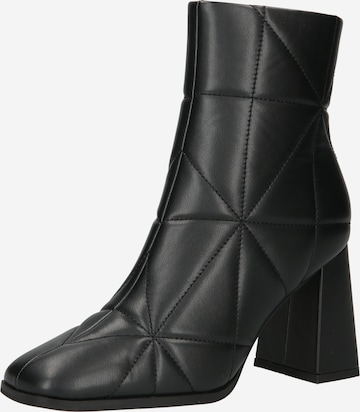 River Island Bootie in Black: front