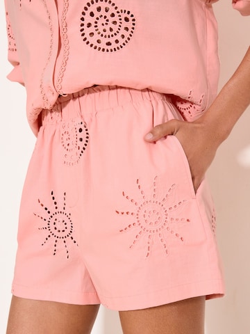 Regular Pantalon Lipsy en rose