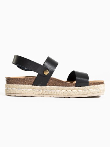 Bayton Sandal in Black