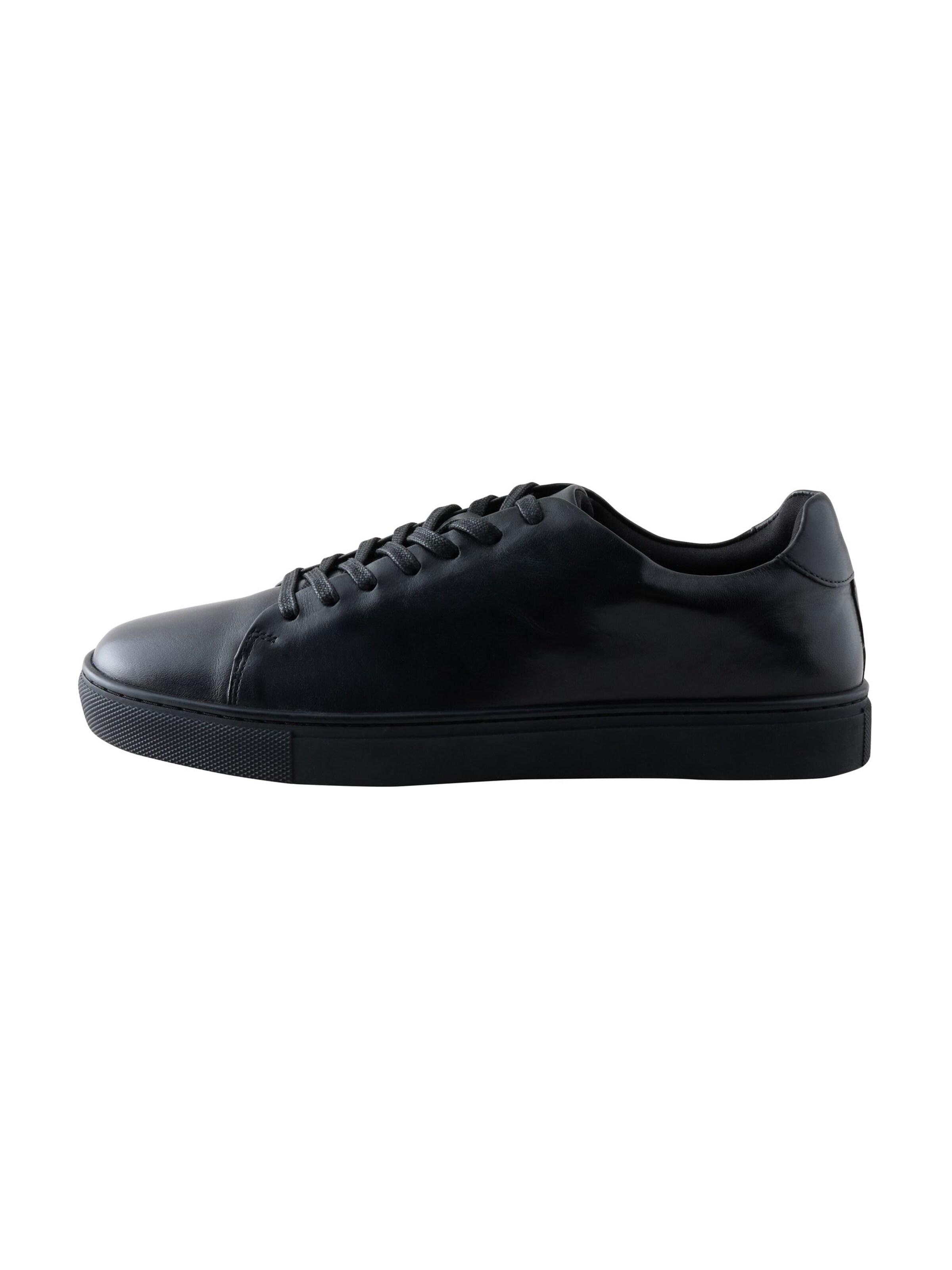Baskets basses Next en noir : devant