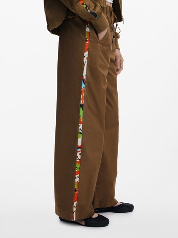 Wide leg Pantaloni di Desigual in marrone