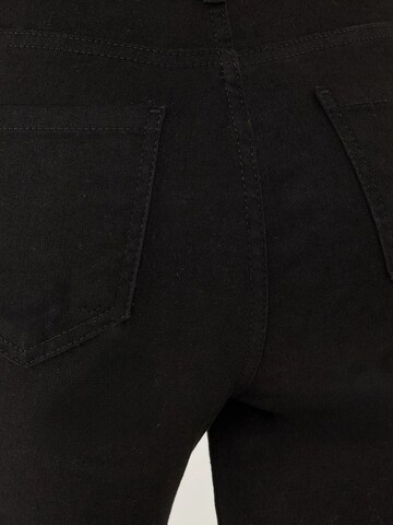Hiccup Flared Jeans in Schwarz
