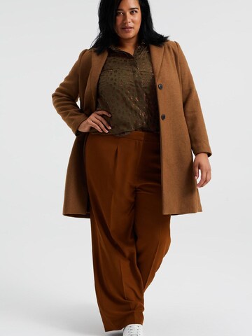 WE Fashion Blouse in Brown