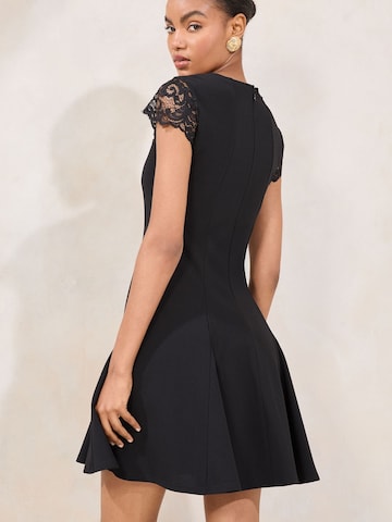 Lipsy - Vestido en negro