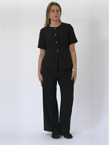 TEESHOPPEN - Camiseta ' Isolde ' en negro