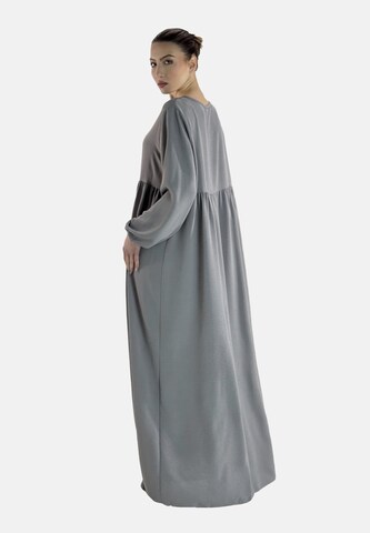 Elara Kjole i grå