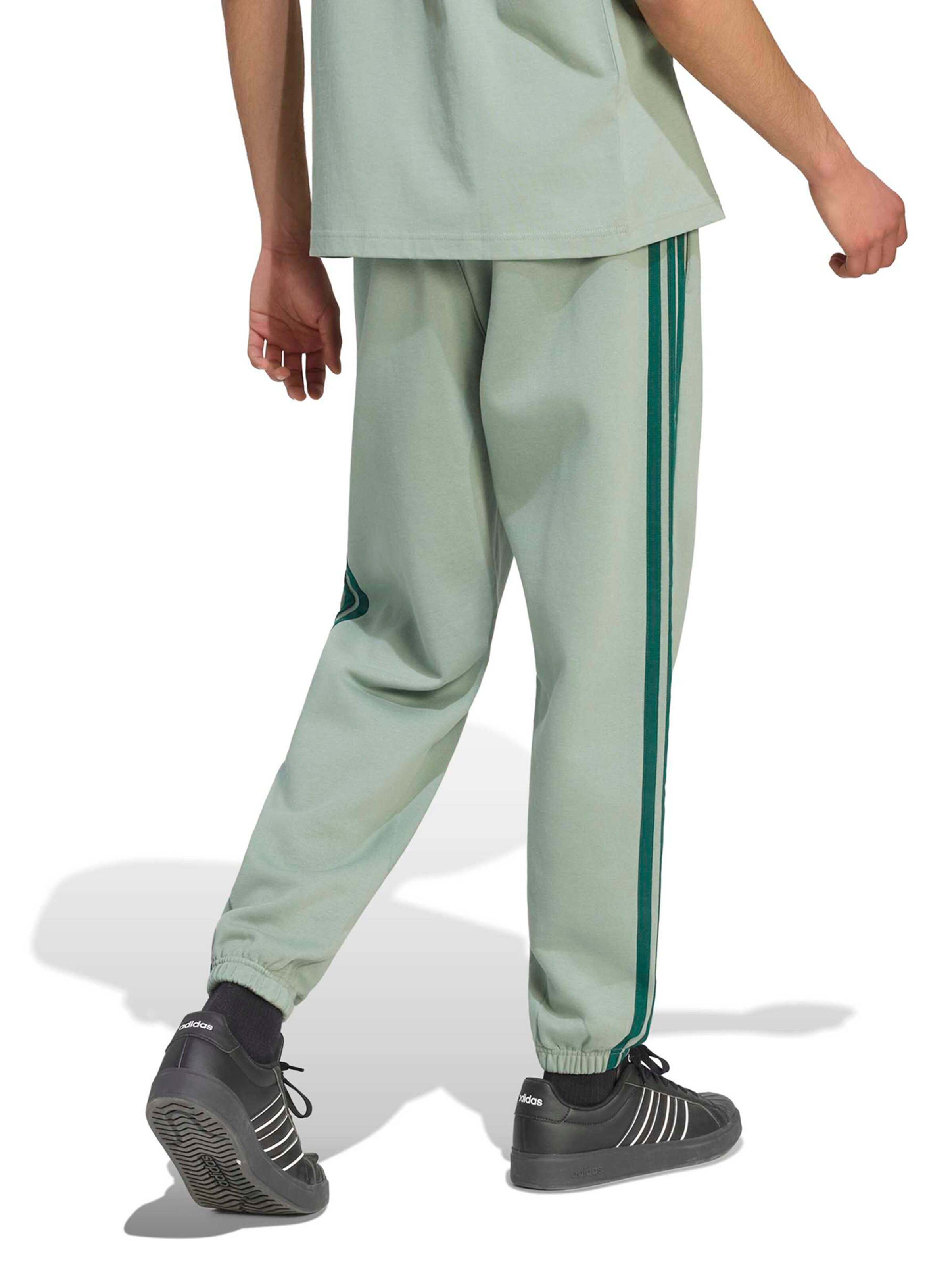Effilé Pantalon ADIDAS SPORTSWEAR en vert : derrière
