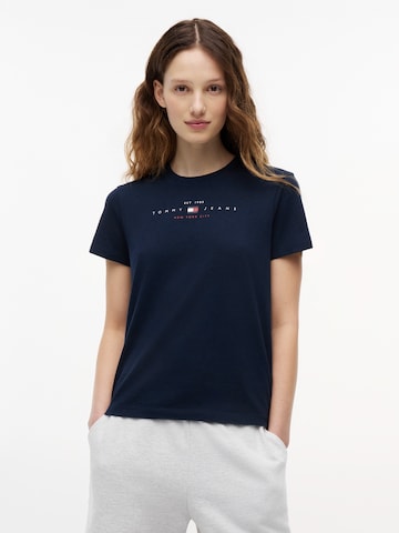 Tricou de la Tommy Jeans pe albastru: față