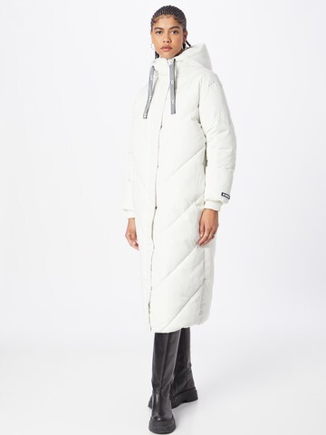 balta HUGO Žieminis paltas 'Favella': priekis
