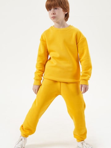 LOUIS LECLER Joggingpak 'Leo' in Geel