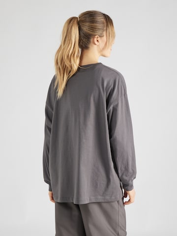 Nike Sportswear Shirt in Grau