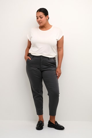 Skinny Pantalon chino 'Leana' KAFFE CURVE en gris