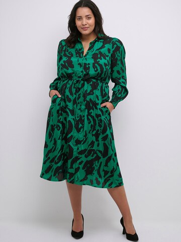 KAFFE CURVE - Vestido camisero en verde