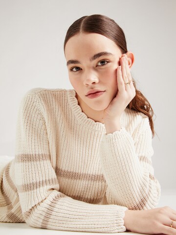 ONLY Sweater 'BELLA' in Beige