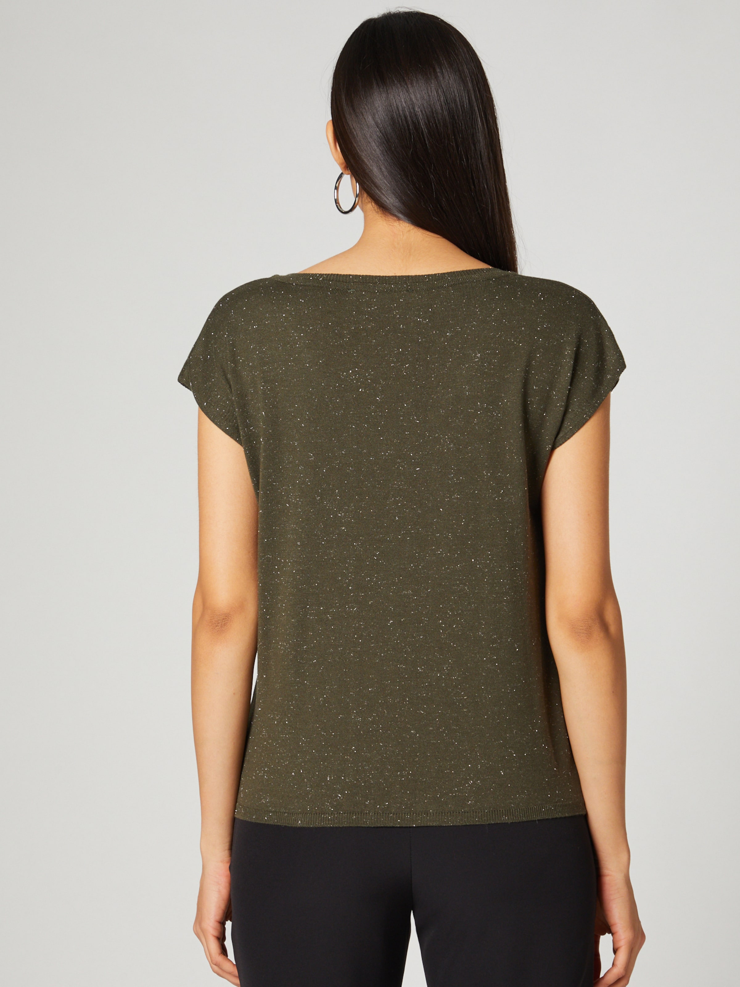 Frauen Shirts & Tops Guido Maria Kretschmer Collection T-Shirt 'Ronja' in Khaki - ZV40906 Frauen Shirts & Tops Guido Maria Kretschmer Collection T-Shirt 'Ronja' in Khaki - ZV40906