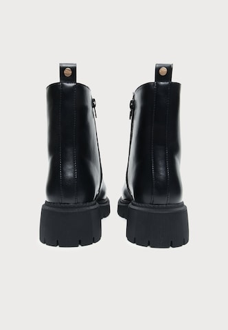 s.Oliver Bootie in Black