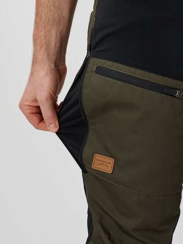 SWEDEMOUNT - regular Pantalón de montaña 'Nordkap' en verde