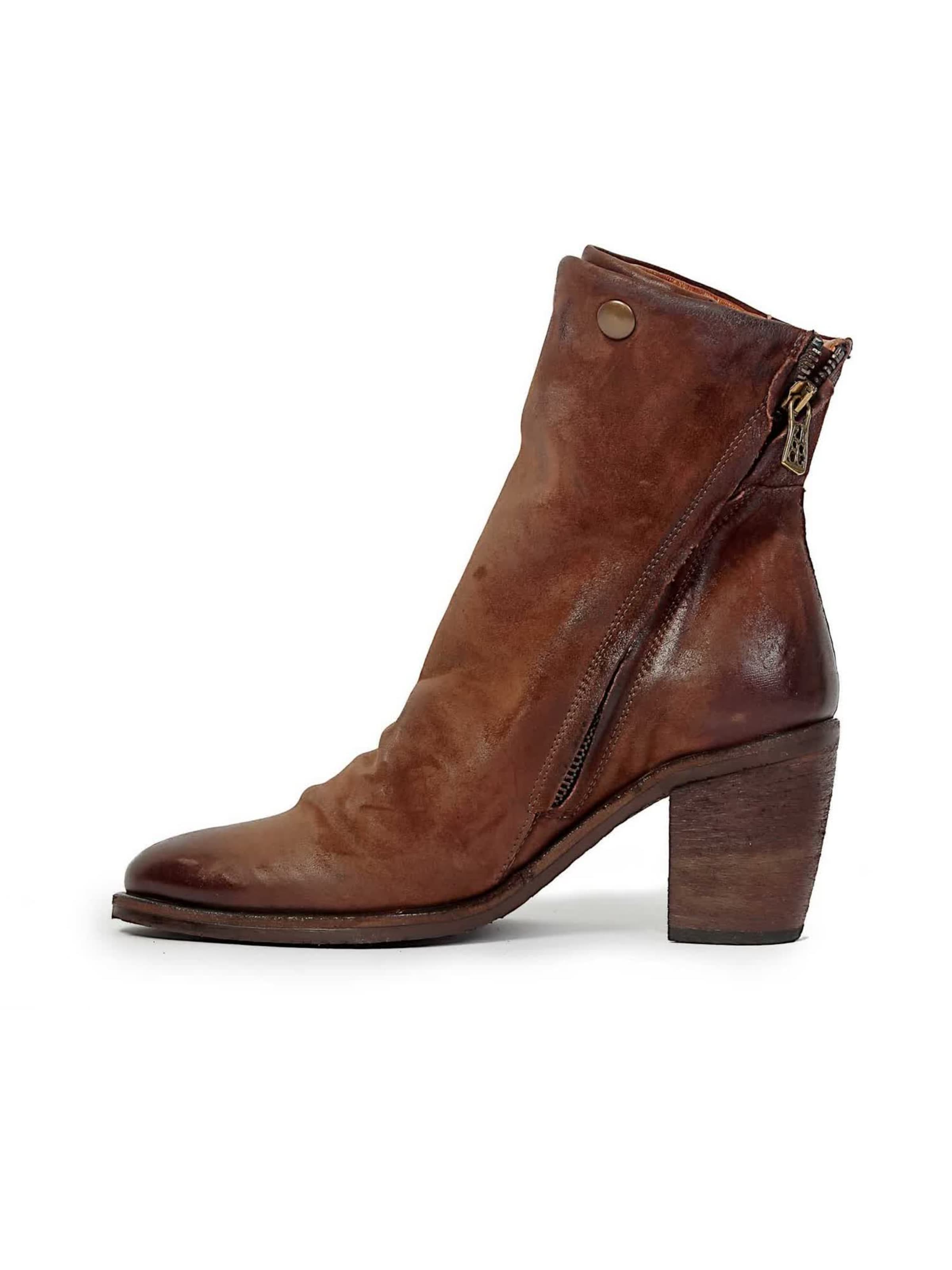 A.S.98 - Botas pelo tornozelo 'ROMY' em castanho: frente