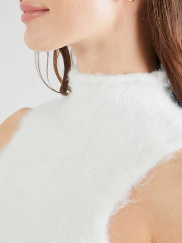TOPSHOP Knitted top in White