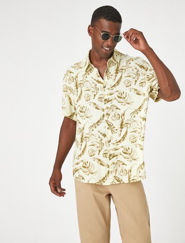 Koton Comfort Fit Hemd in Beige