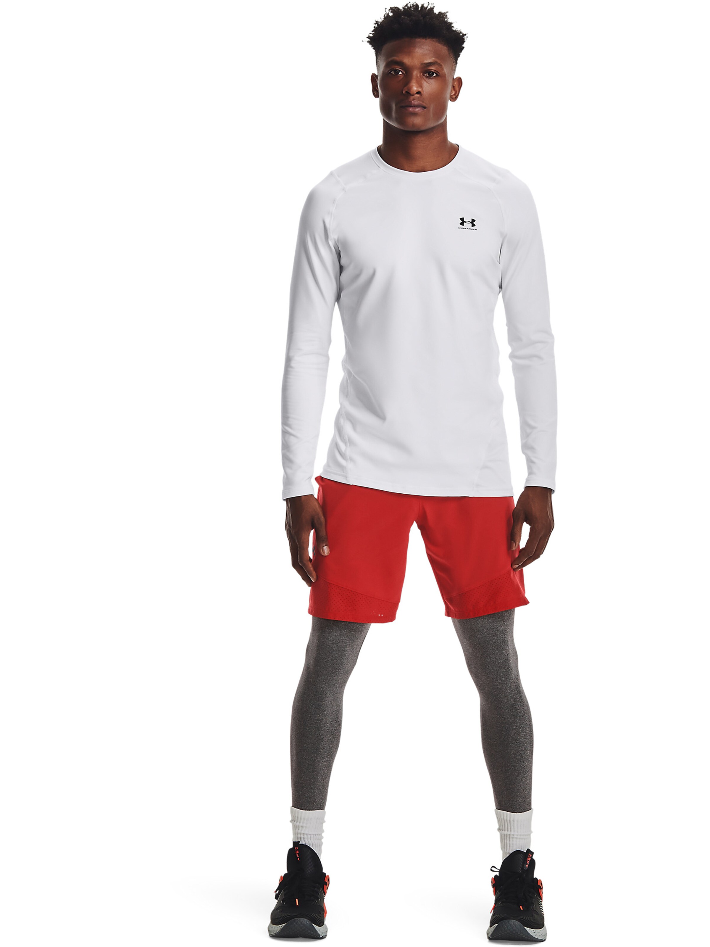 Tricou funcțional de la UNDER ARMOUR pe alb