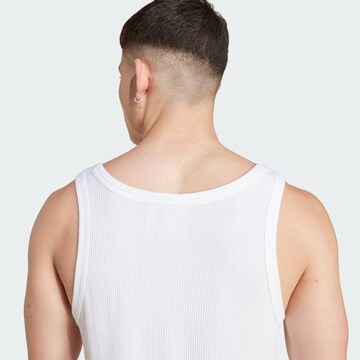 T-Shirt 'Essentials' ADIDAS ORIGINALS en blanc