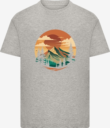 F4NT4STIC T-Shirt 'Sonnenuntergang Berglandschaft' in Grau: Vorderseite