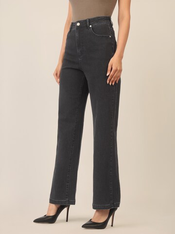 APART Flared Jeans in Schwarz: Vorderseite