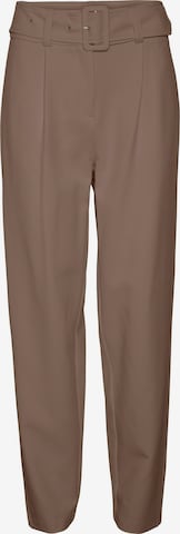 VERO MODA Loose fit Pleat-Front Pants 'Ulia' in Brown: front