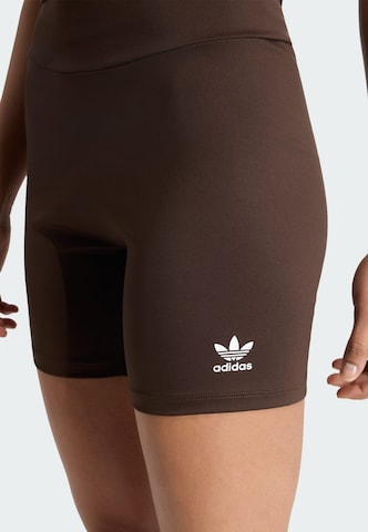 Skinny Pantaloni sportivi di ADIDAS ORIGINALS in marrone