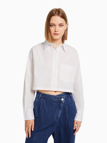 Bershka Blouse in White: front