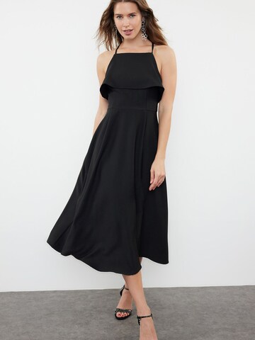 Trendyol Kleid in Schwarz: Vorderseite
