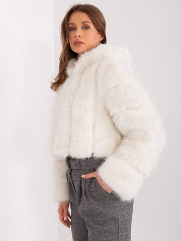 Madnezz House Übergangsjacke in Beige