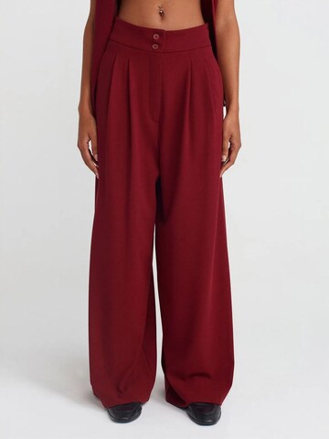 Dilvin Wide leg Pants in Red