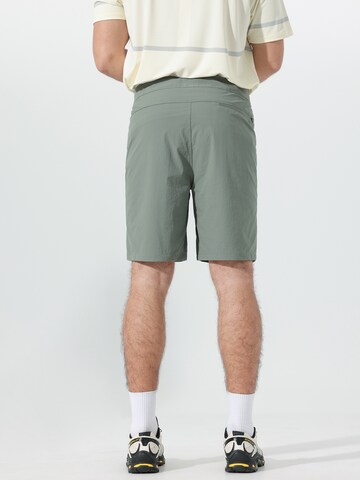 YOUTHUP Regular Workout Pants 'Trockenbahn' in Green