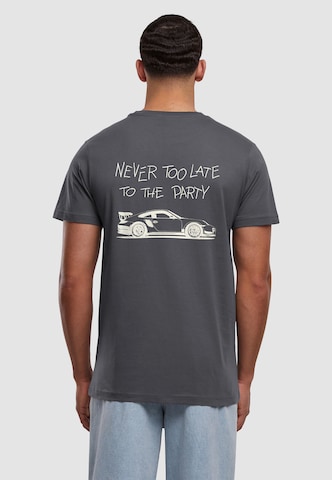 Mister Tee Shirt 'Never Too Late To The Party' in Grey: front
