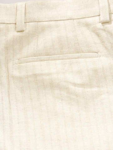Loosefit Pantaloni con pieghe di Next in beige
