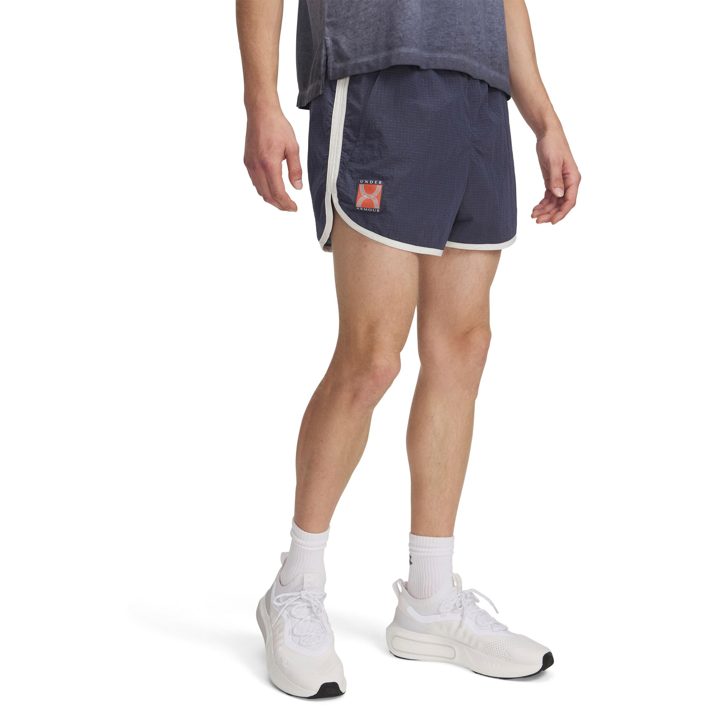 UNDER ARMOUR Loosefit Sportshorts 'Run 96' in Grau: Vorderseite