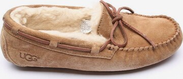 UGG Halbschuhe 38 in Braun: predná strana