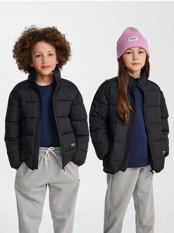 Veste de sport Hummel en noir : devant