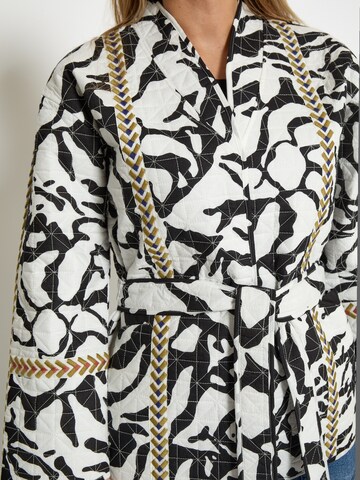 Veste mi-saison 'Tansenia' Peppercorn en gris