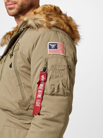 ALPHA INDUSTRIES - Parka de inverno 'Polar' em verde