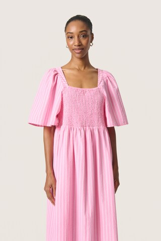 Robe 'Anvitte' SOAKED IN LUXURY en rose