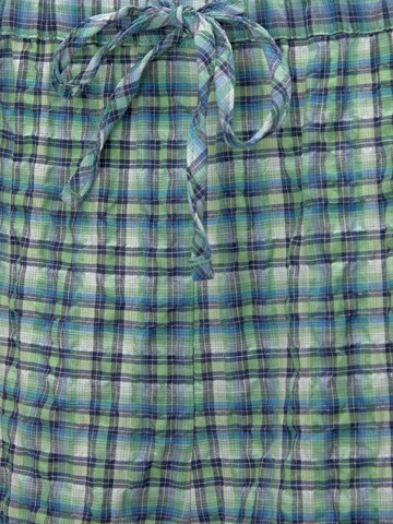Pull&Bear Loosefit Housut värissä vihreä