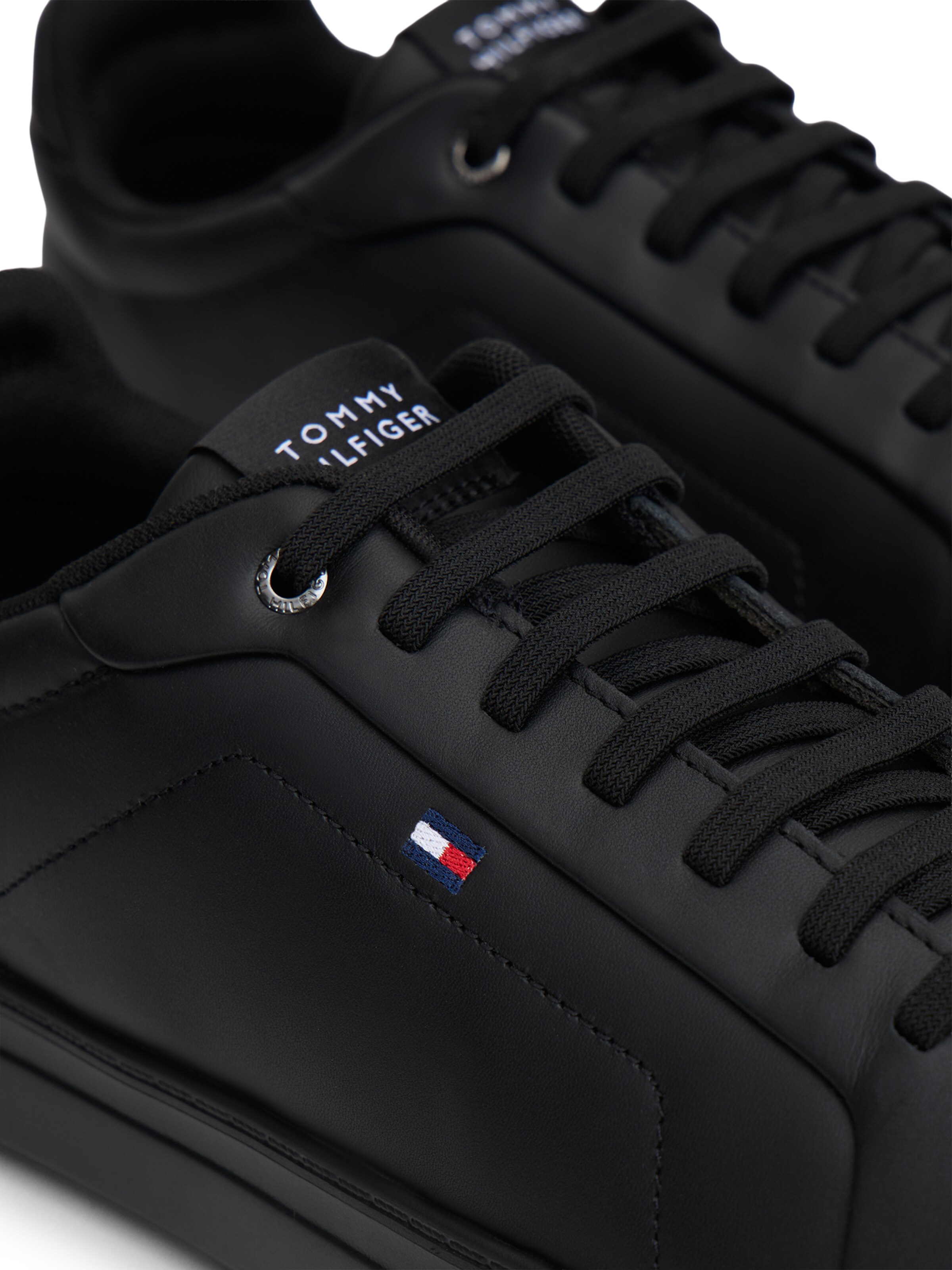 TOMMY HILFIGER Низкие кроссовки в Черный