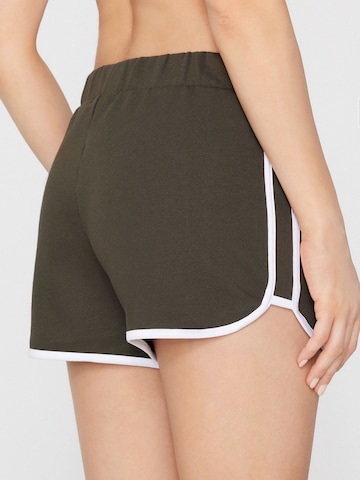 Tezenis Regular Pants in Green
