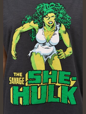 Recovered Shirt 'She Hulk' in Schwarz